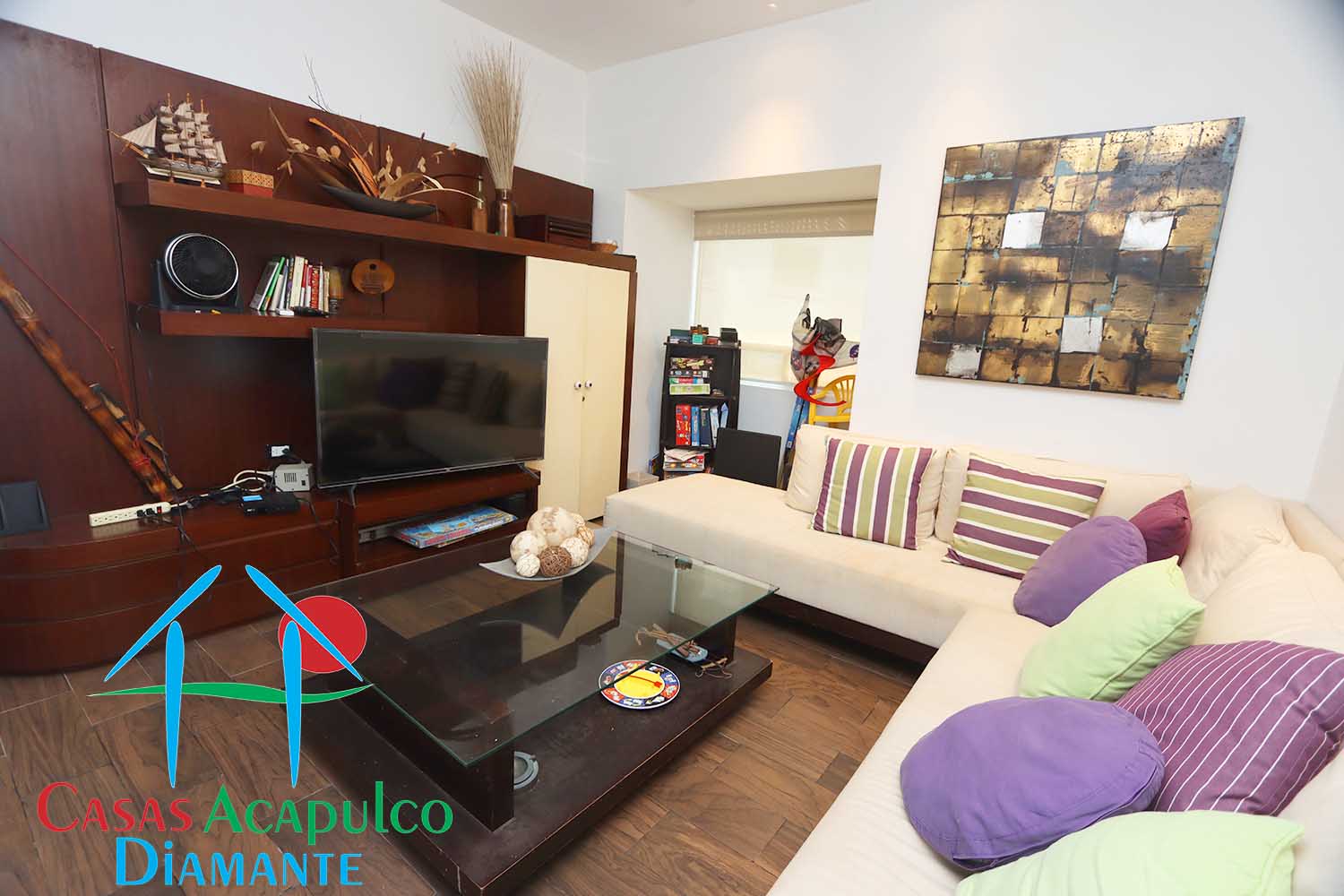 Ocean Front 201 - Sala de televisión 2